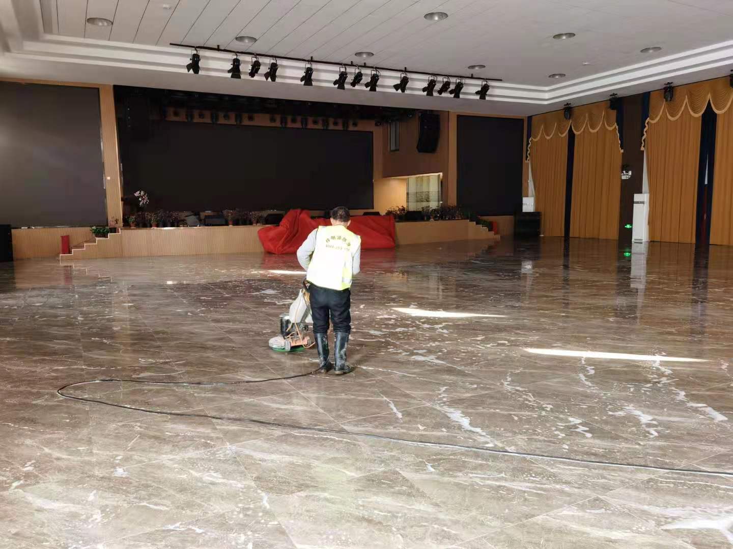 祥明源食堂瓷砖防滑，学校瓷砖防滑，医院瓷砖防滑